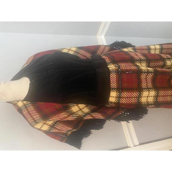 Vintage Women's Knee-Length Plaid Culotte and Black Velvet Top w/ Scarf - Picture 8 of 13
